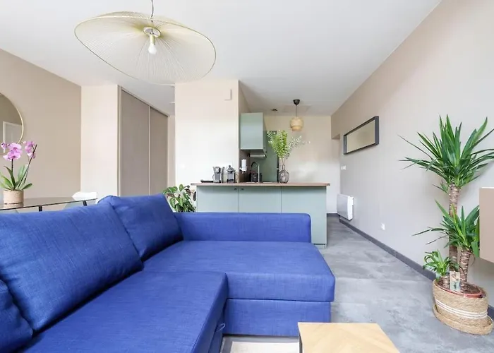 Appartement Lumineux Avec Cour